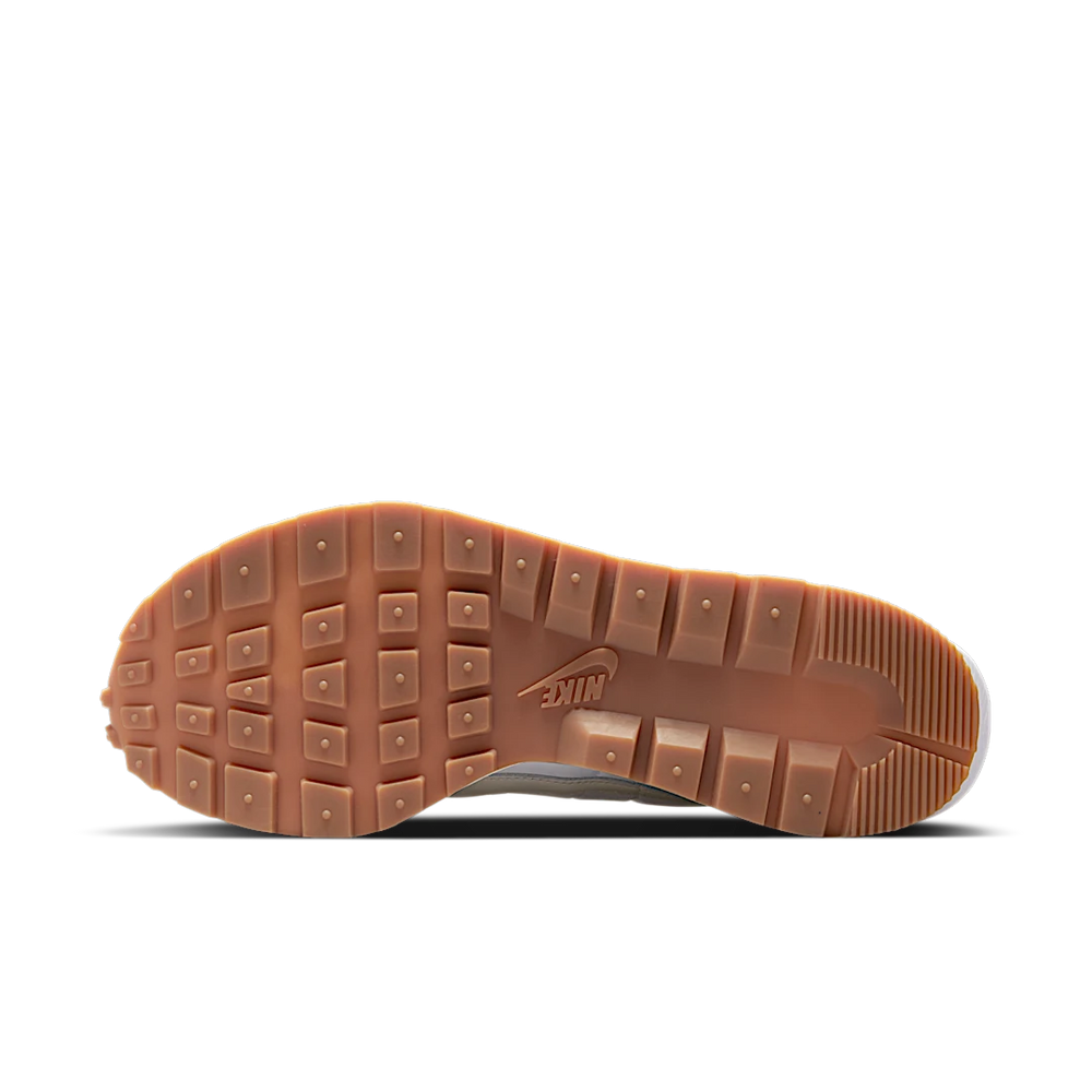 Nike Vaporwaffle sacai Sail Gum-sneakers-Nike-pikastore.cz