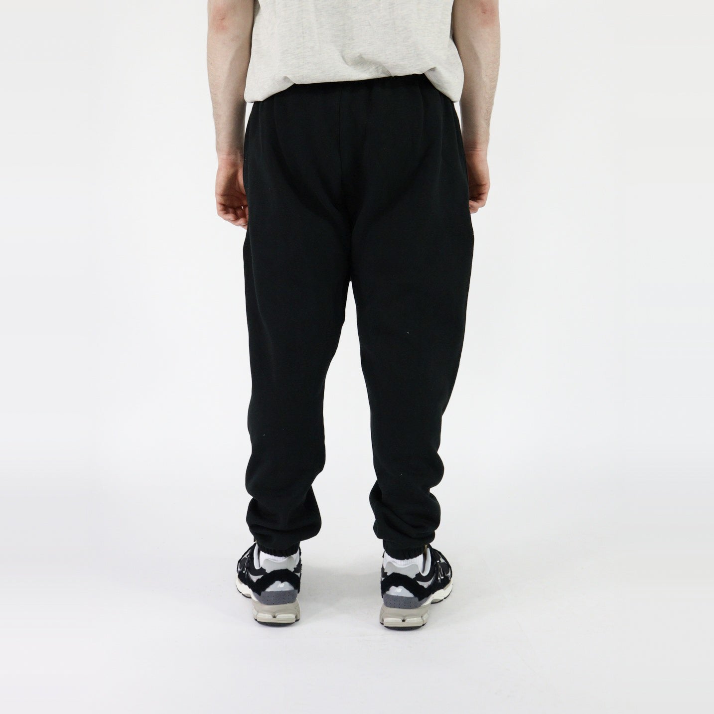 Fear of God Essentials S22 Sweatpants Black - PIKASTORE-Clothing-Fear of God-pikastore.cz