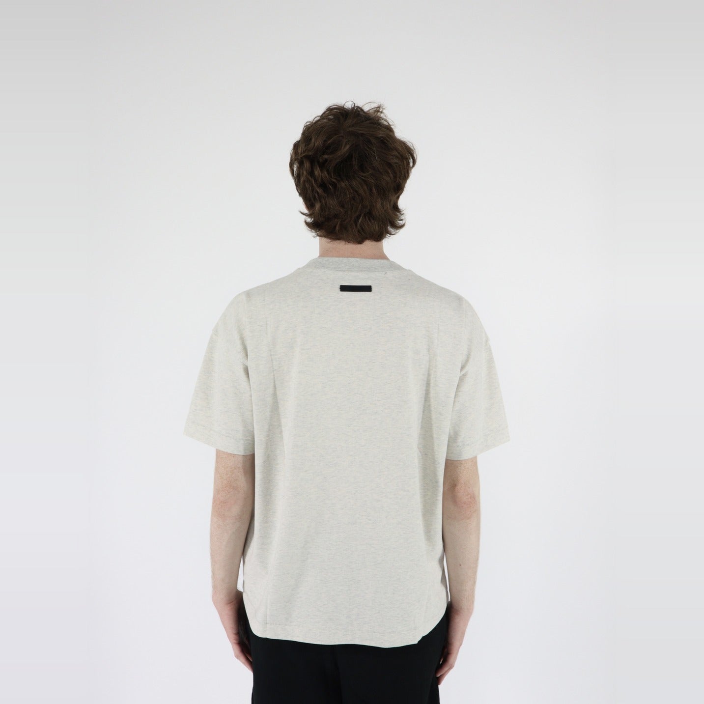 Fear of God Essentials NBA S24 T-Shirt Grey - PIKASTORE-Clothing-Fear of God-pikastore.cz
