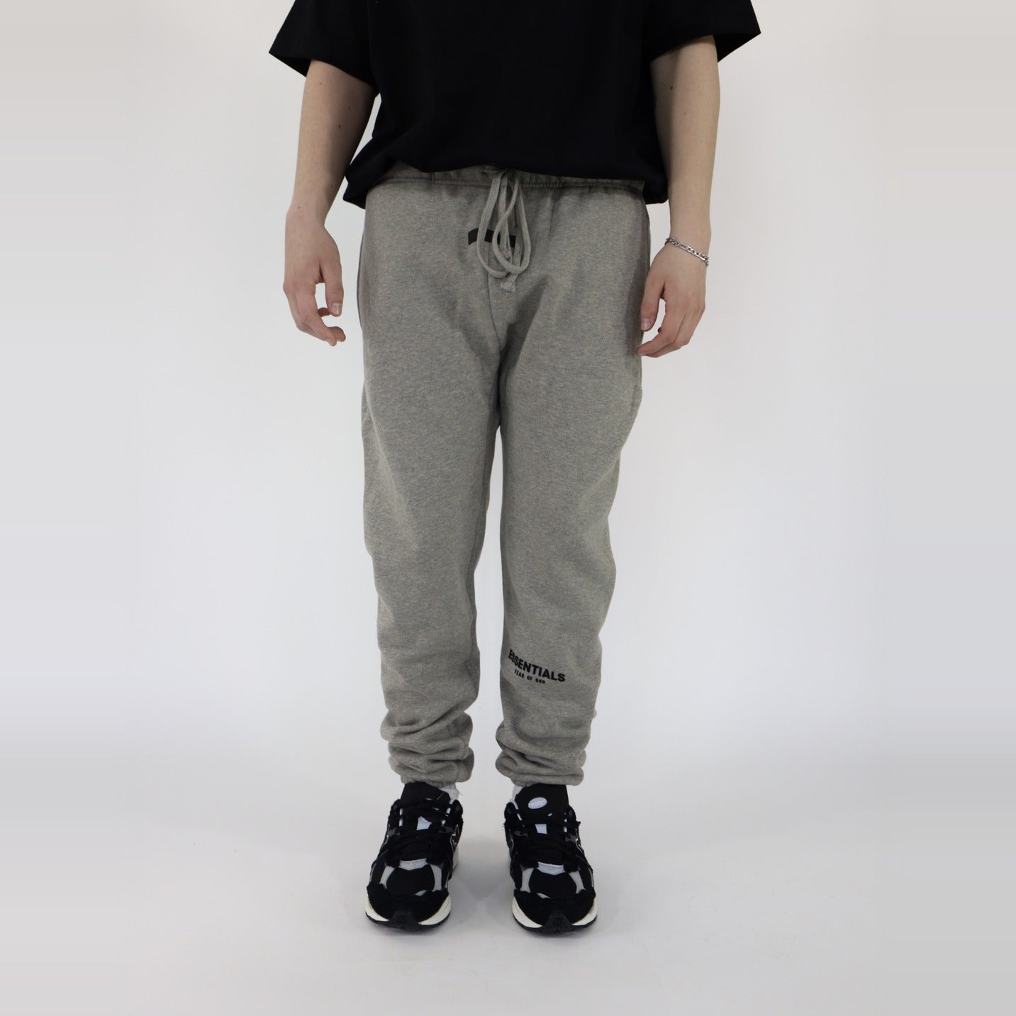 Fear of God Essentials S22 Sweatpants Dark Oatmeal - PIKASTORE-Clothing-Fear of God-pikastore.cz