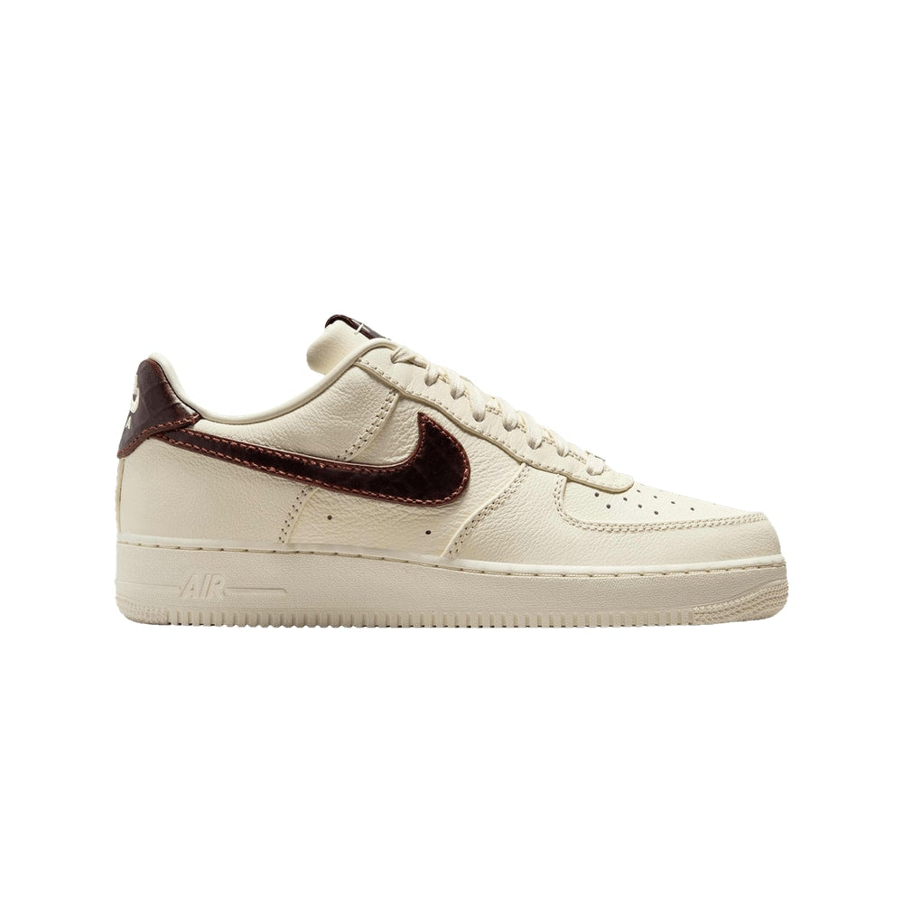 Nike Air Force 1 07 Soft Pearl Brown Croc – scarpe, beige