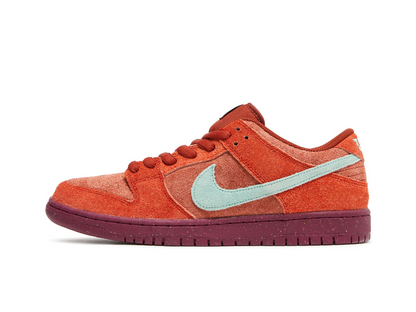 Nike Dunk Low SB Mystic Red