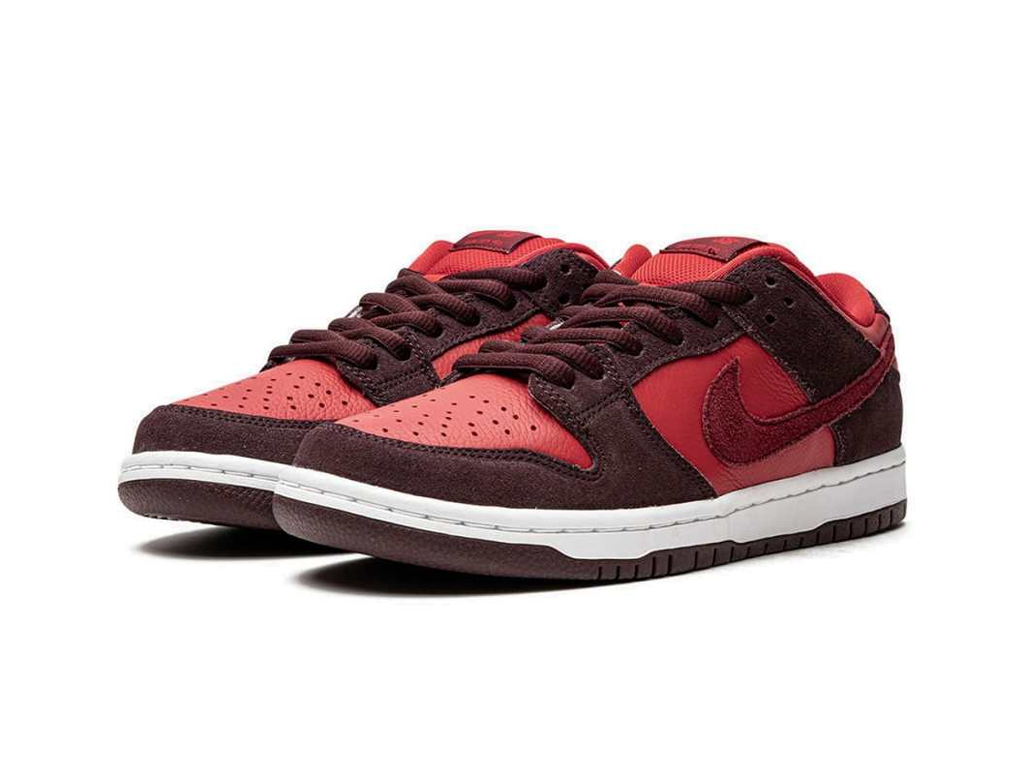 Nike SB Dunk Low Cherry