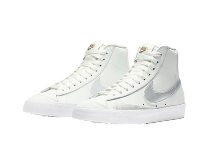 Nike Wmns Blazer Mid 77 Essential White Metallic Silver