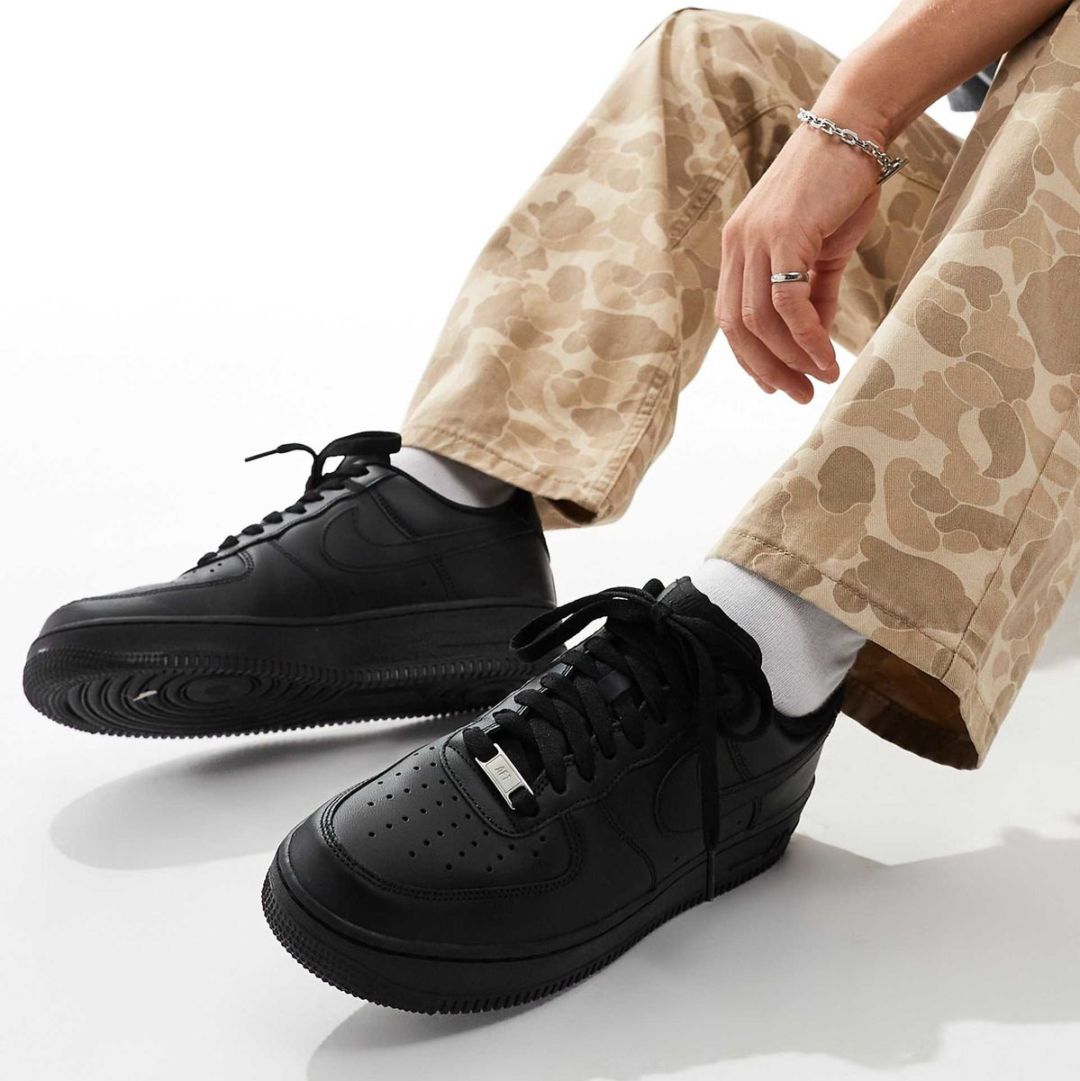 Nike Air Force 1 07 Triple Black-Nike-pikastore.cz