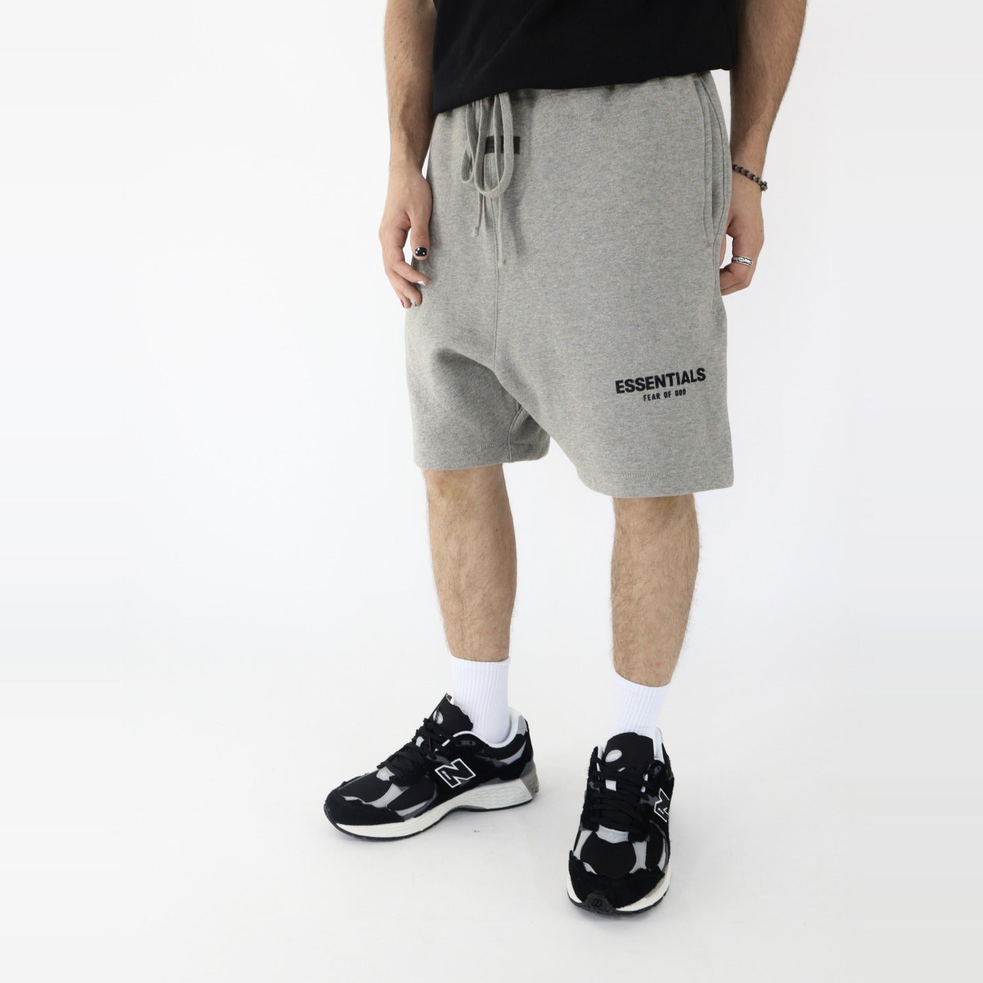 Fear of God Essentials S22 Shorts Dark Oatmeal - PIKASTORE-Clothing-Fear of God-pikastore.cz