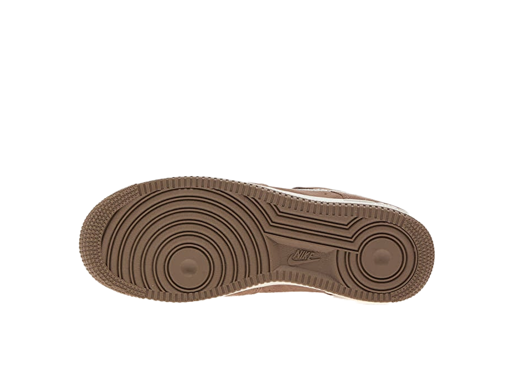 Nike Air Force 1 07 LV8 Embroidered Swoosh - Mink Brown – sneakers – foto 5 af 5