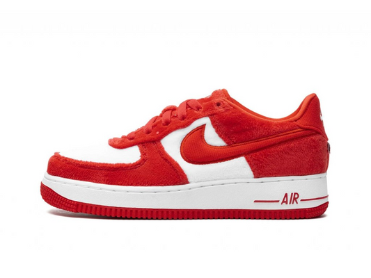 Nike Air Force 1 Low Fleece za Valentinovo (2024) (GS)