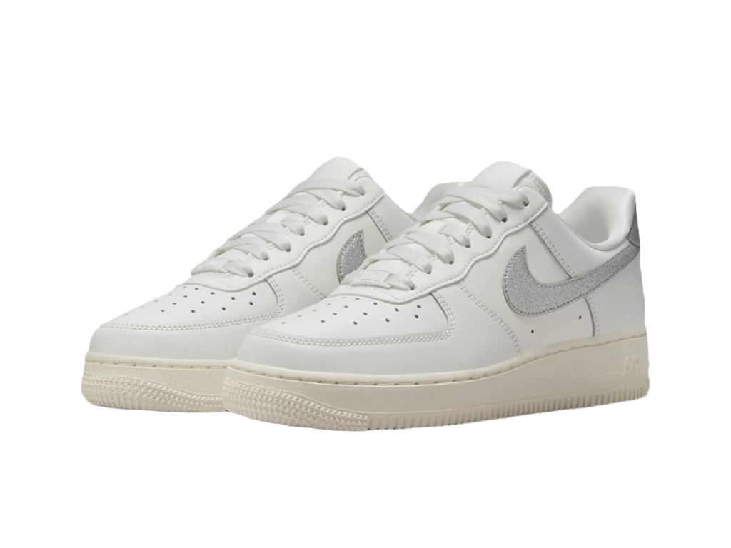 Nike Wmns Air Force 1 07 Essential Silver Swoosh-Nike-pikastore.cz