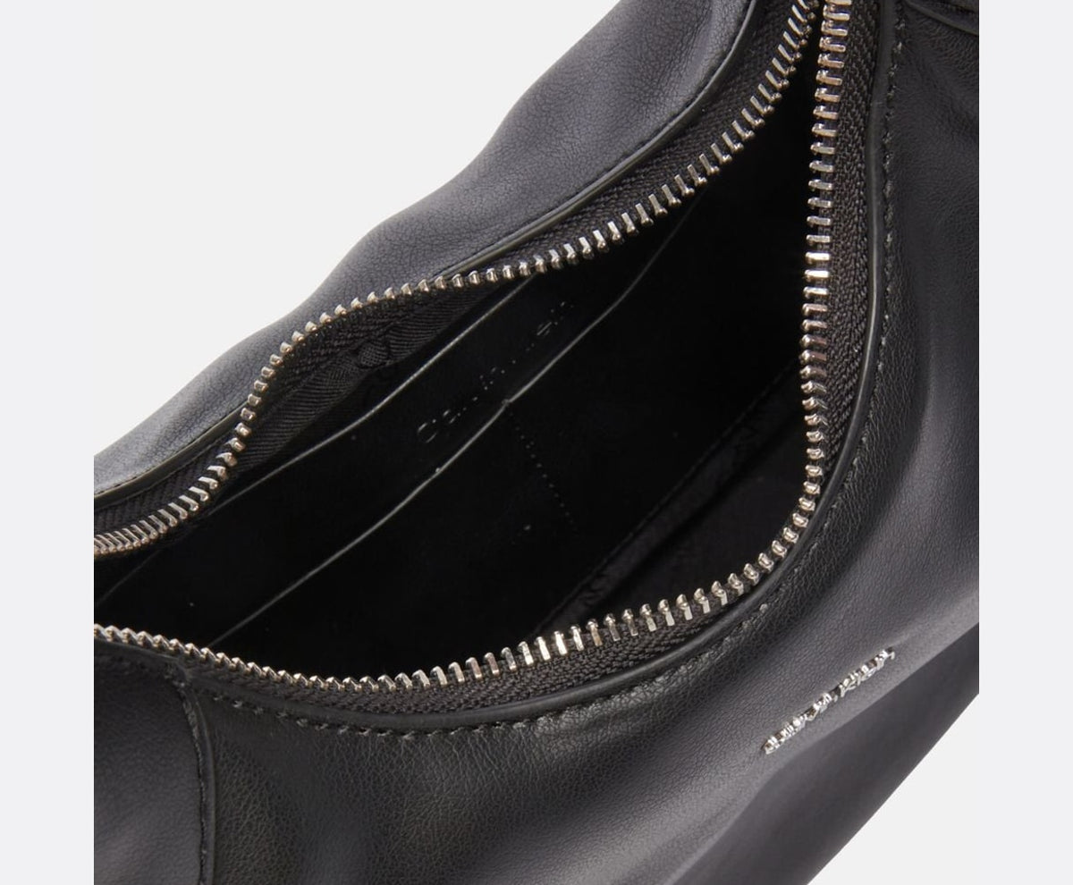 Calvin Klein Shoulder bag Black – taška – fotka 3 z 5